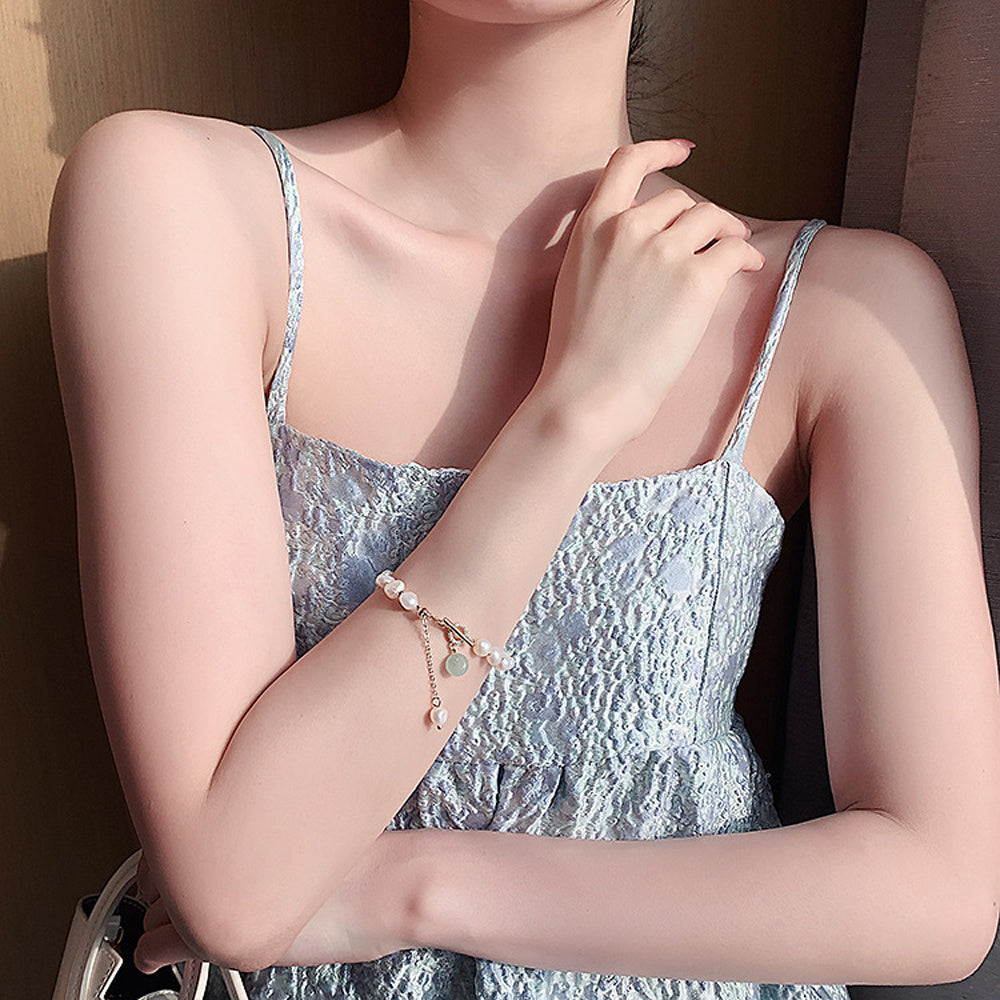 Embrace Elegance with Our Irregular Freshwater Pearl Bracelet!